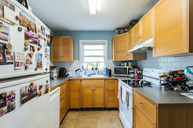 Building Photo - 365 Holman Ave