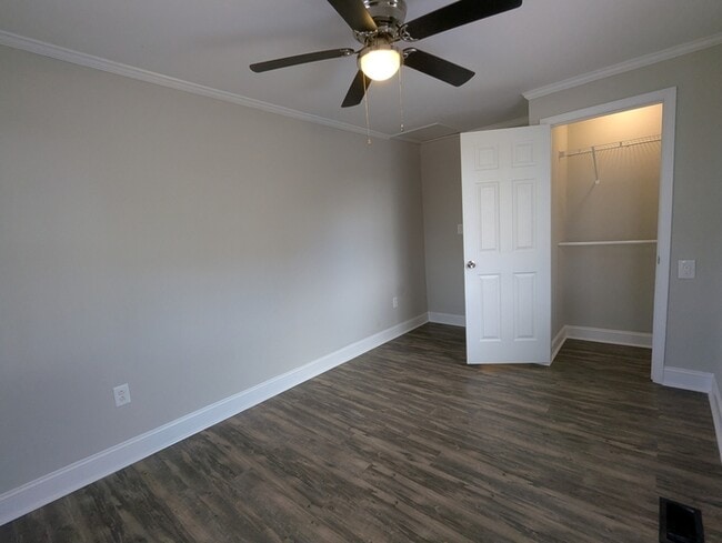 Building Photo - 427 Mildred Ave