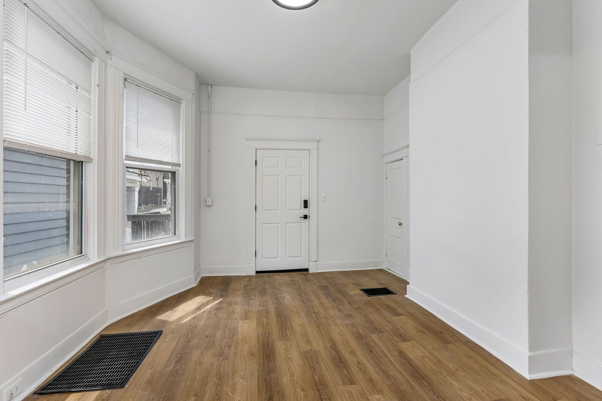 Building Photo - 2018 Burnet Ave