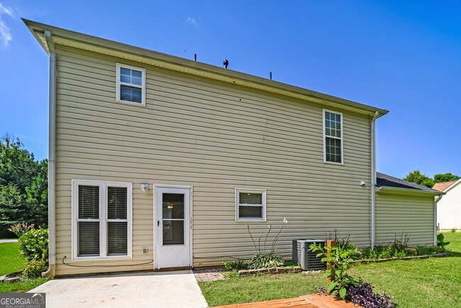 Building Photo - 213 Tyler Trace