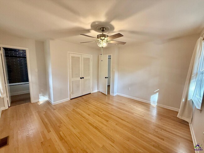 Building Photo - 519 Arrowhead Trl