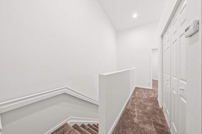 Building Photo - 8024 Briantea Dr