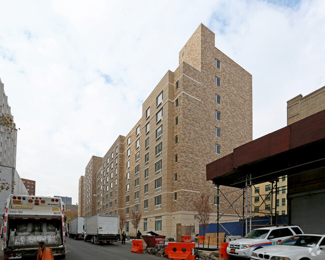 Building Photo - Metro East 99th Street