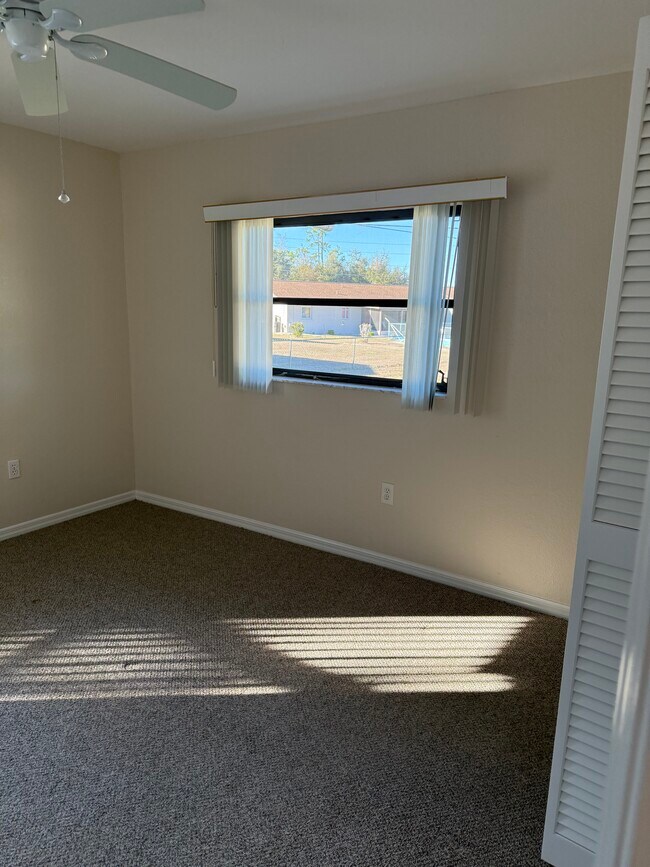 Building Photo - 486 Chamber St NW