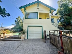 Building Photo - Charming 2-3bd Bungalow w/Pool in San Rafael