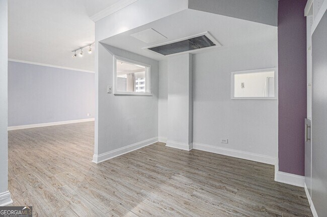 Building Photo - 620 Peachtree St NE