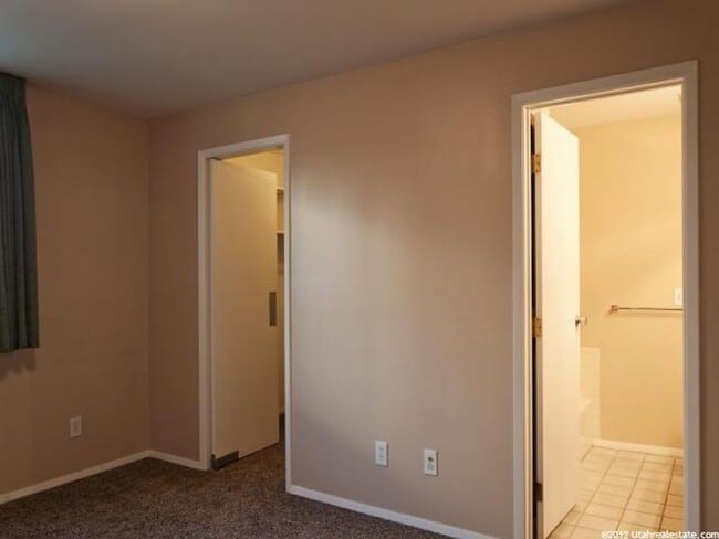 Building Photo - Prime Amenities Await: Newly Renovated 2-B...