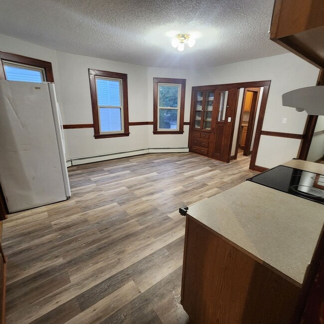 Building Photo - 266 Grove St