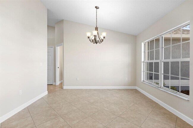 Building Photo - 1227 Tivoli Dr