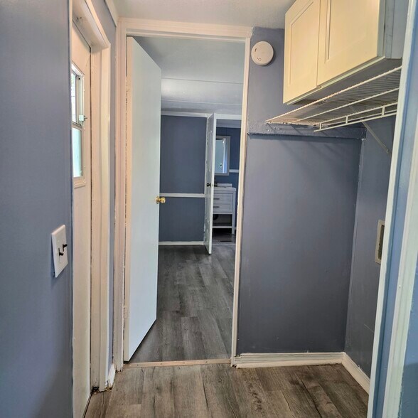 Building Photo - 5080 S Barker Pt