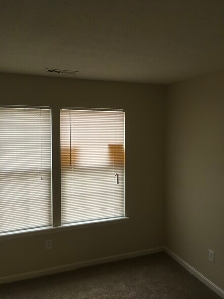 Building Photo - 6474 Titania Dr