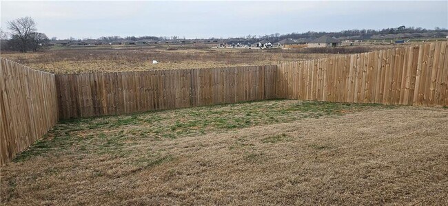 Building Photo - 523 NW 68th Ave