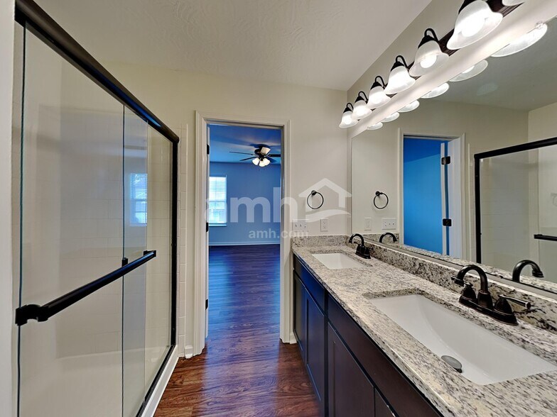 Building Photo - 109 Sandburg Dr