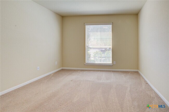 Building Photo - 775 Spectrum Dr