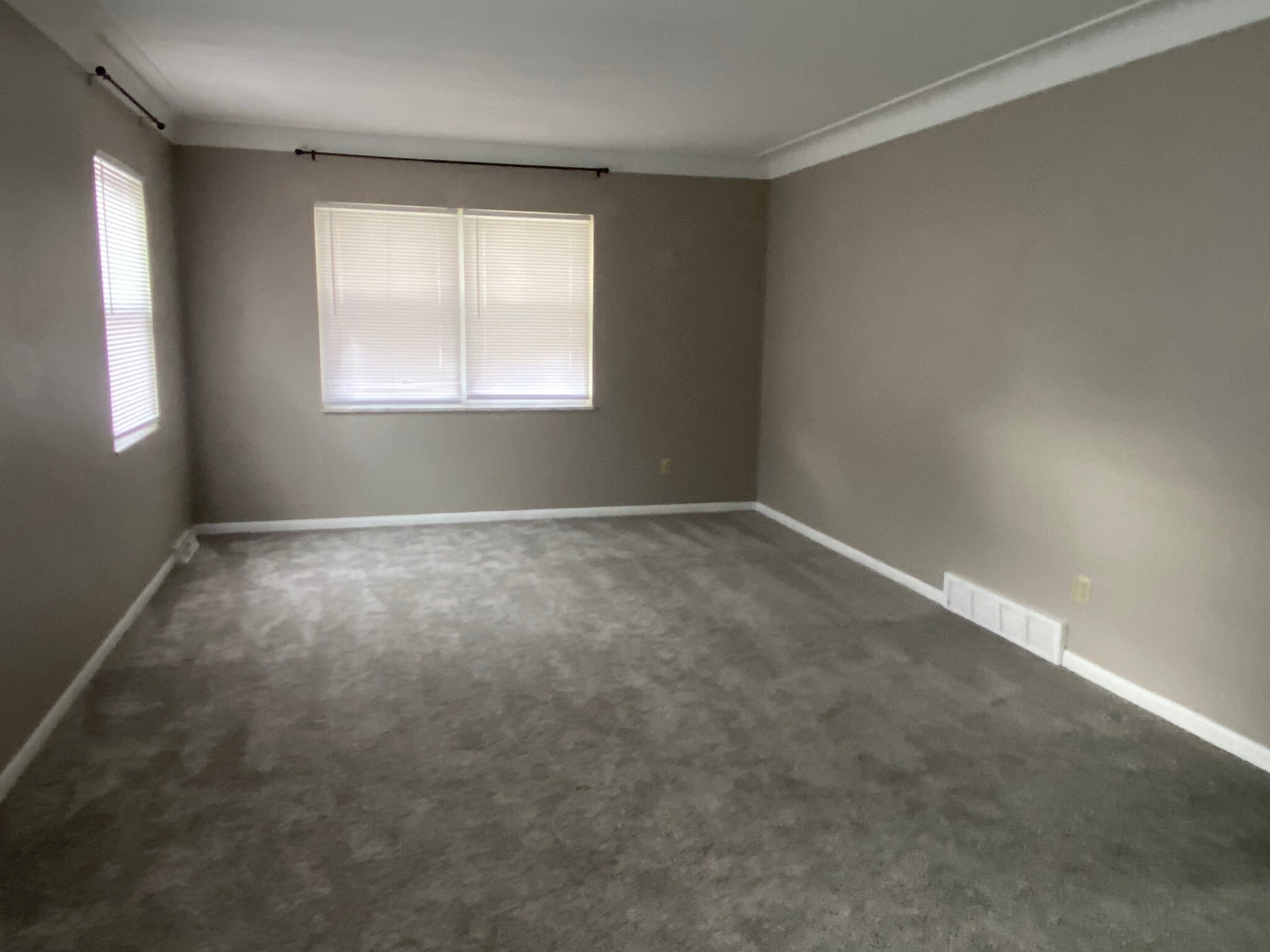 Living Room - 3712 Douglas Rd