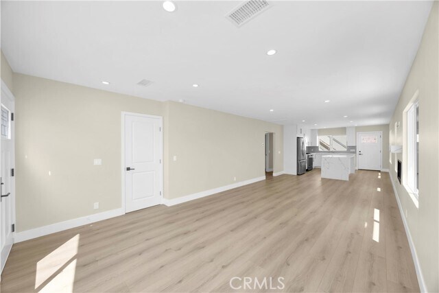 Building Photo - 806 W Balboa Blvd