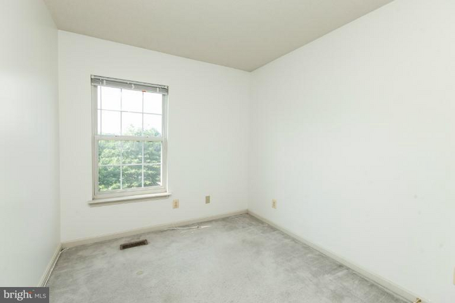 Building Photo - 2446 Golders Green Ct