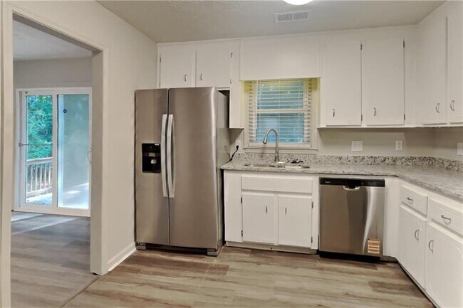 Building Photo - 3117 Calumet Cir NW