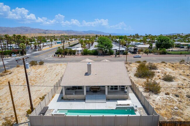 Building Photo - 16087 Bubbling Wells Rd