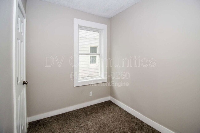 Building Photo - 2947 E 57th St