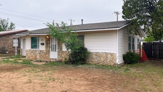 Building Photo - Charming 2-Bedroom Single-Family Home – Perfect for Comfort & Convenience!