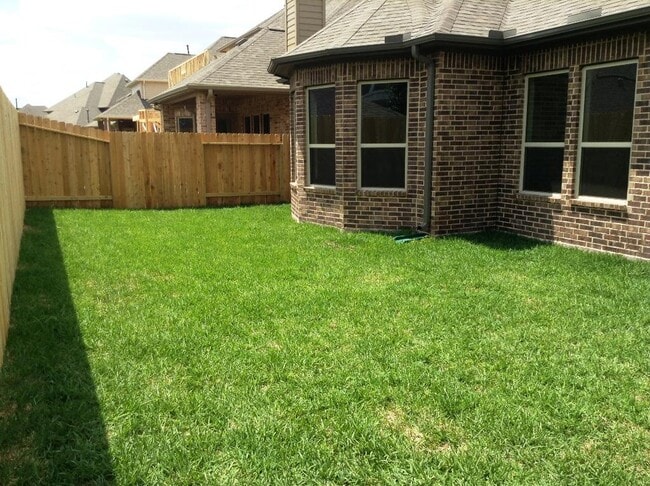 Building Photo - 13117 Stoneleigh Terrace Dr