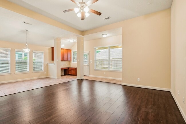 Building Photo - 18315 E Willow Oak Bend Dr