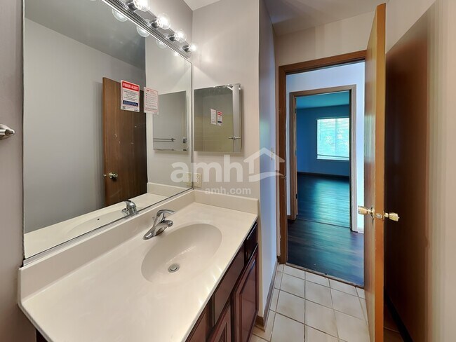 Building Photo - 20947 Barrington Ln