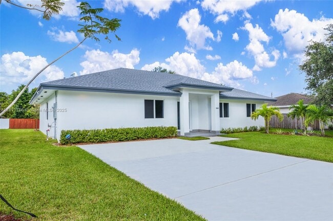 Building Photo - 15640 NW 39th Ct