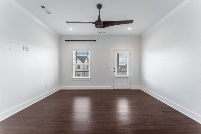 Building Photo - Modern 3-Bedroom Home with Open Layout in ...