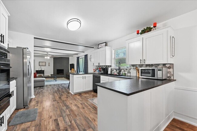 Building Photo - 5752 S 80th E Ave