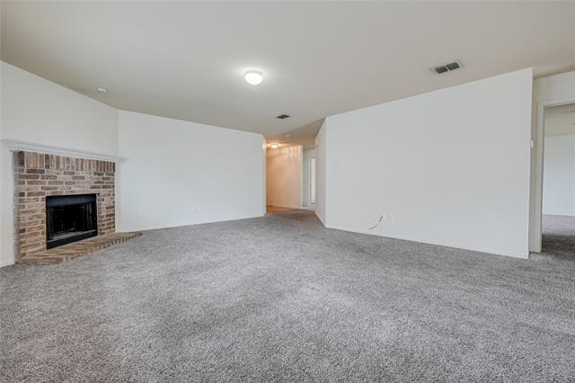 Building Photo - 2100 Pine Knoll Way