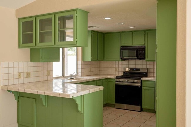 Building Photo - 9673 Vista Del Valle