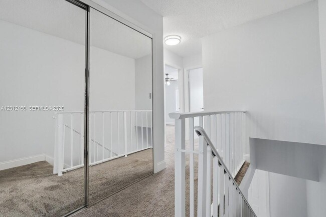 Building Photo - 6656 SW 41st St