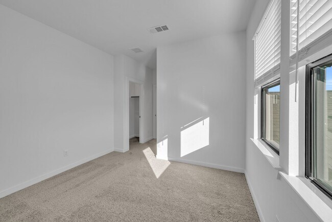 Building Photo - 3244 Loam Ln