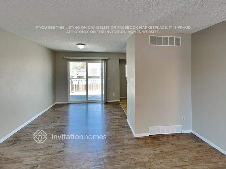 Building Photo - 1534 S Fraser Way