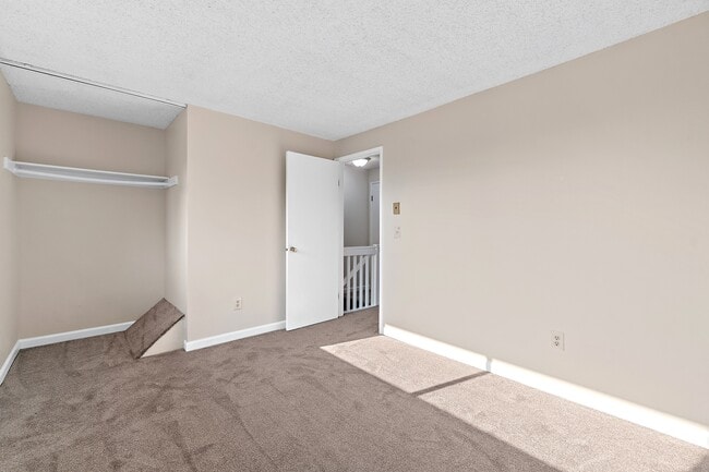 Building Photo - 325 N 29th Ave