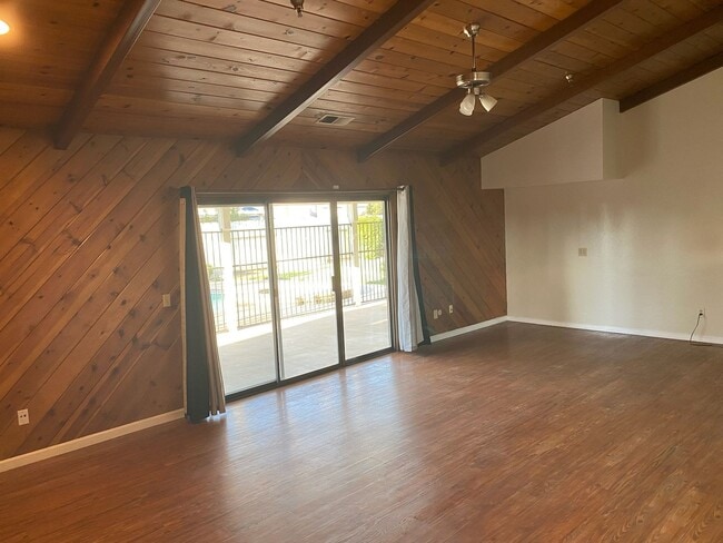 Building Photo - 3710 W Sunnyside Ct