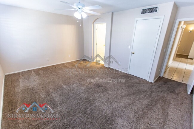 Building Photo - 12913 W Palm Ln