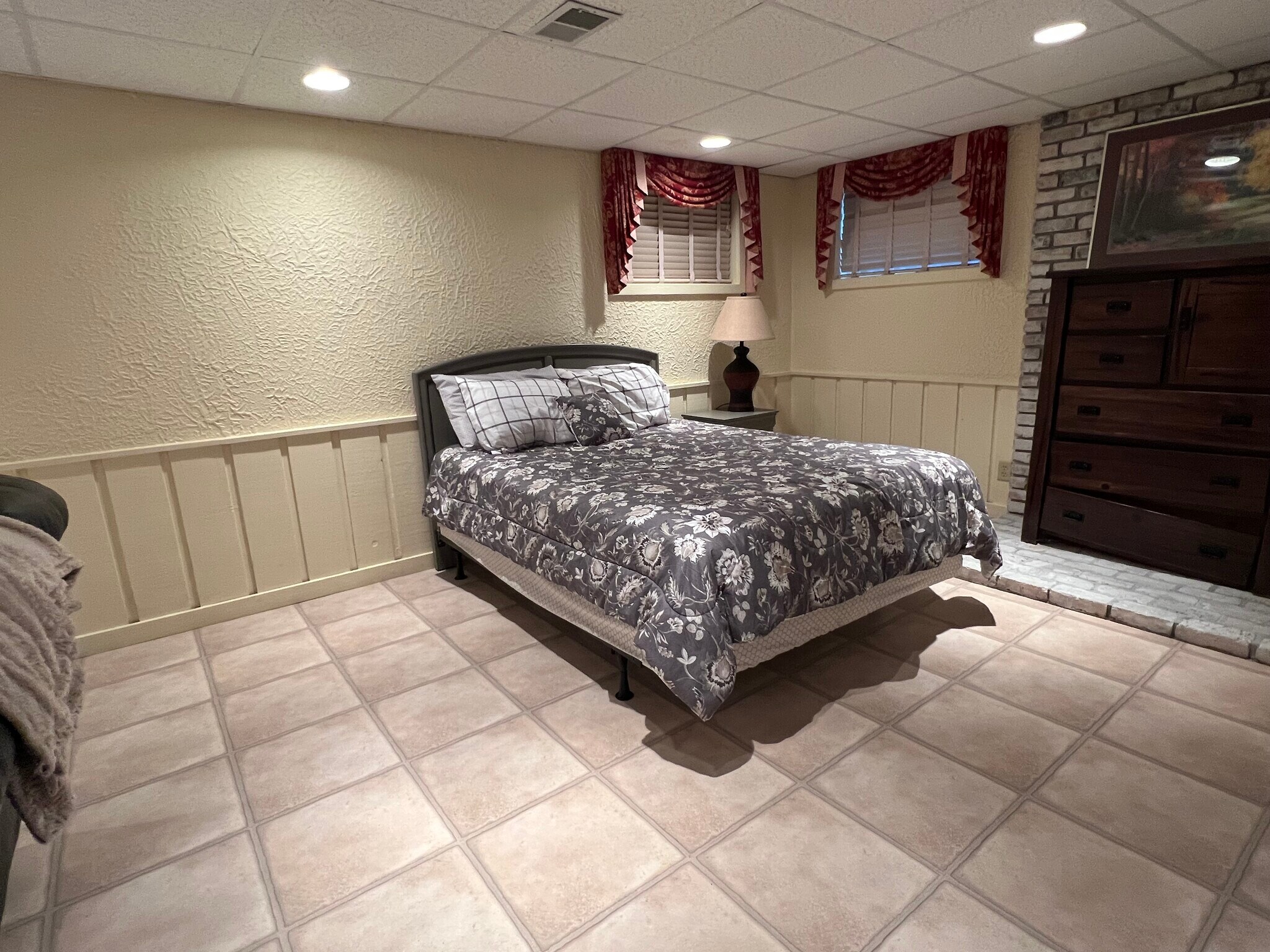 Building Photo - 1200 36th Ave