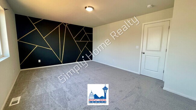 Building Photo - Spacious Tumwater home with a rare downstairs bedroom and a full bathroom!