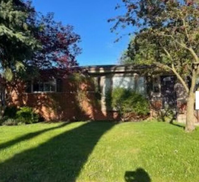 Building Photo - 30424 Longfellow Ave
