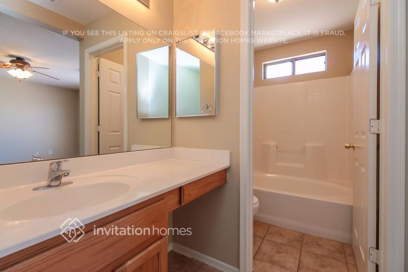 Building Photo - 14313 N 125th Dr