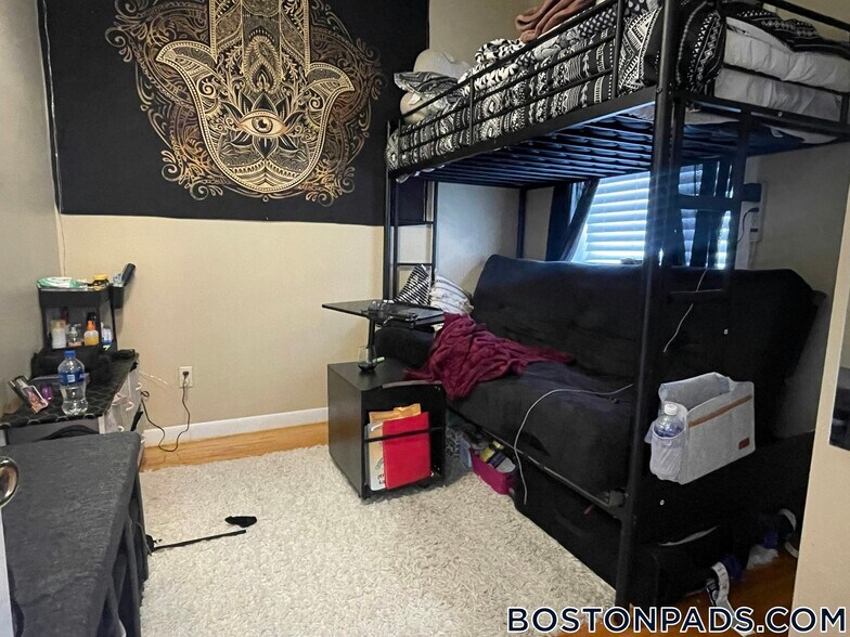 Building Photo - 17 Highgate St