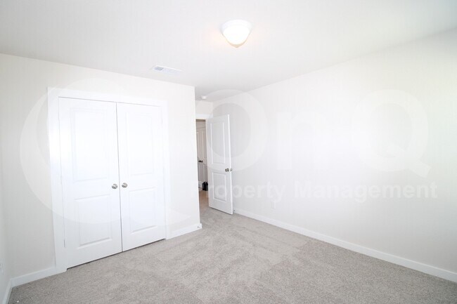Building Photo - 330 Fire Rock Dr