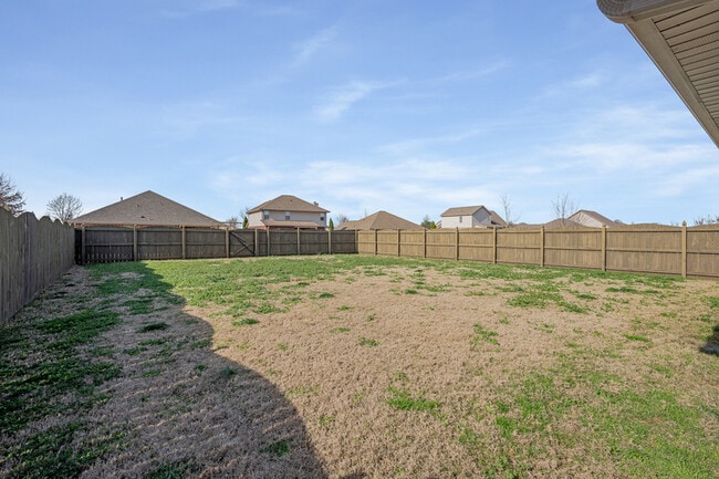 Building Photo - 808 Willow Shoals Dr SW