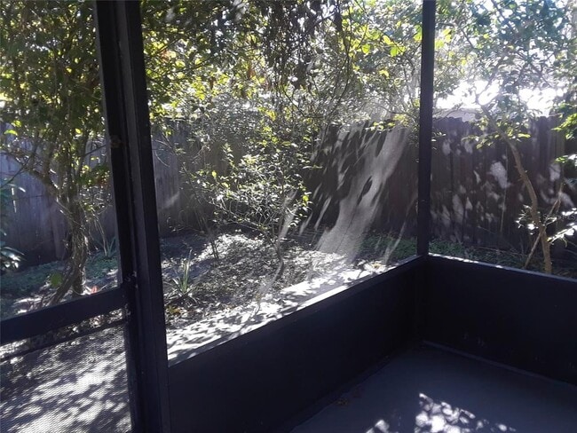 Building Photo - 1303 Candlewyck Dr