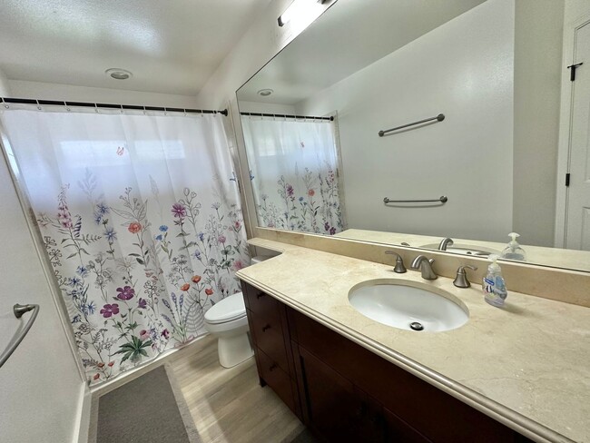 Building Photo - Modern & Custom 3 Bedroom / 2.5 Bathroom House in The Cottages At Kehalani! Pet friendly!