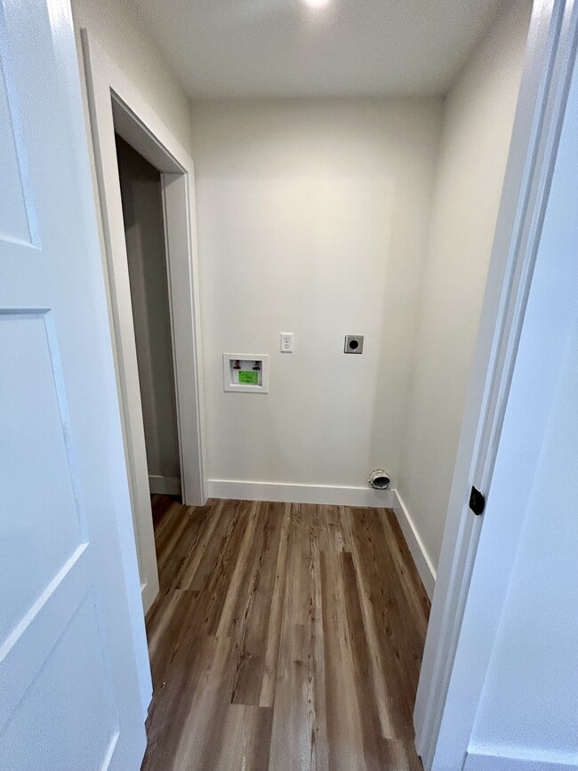 Building Photo - 112 State Hwy 1611