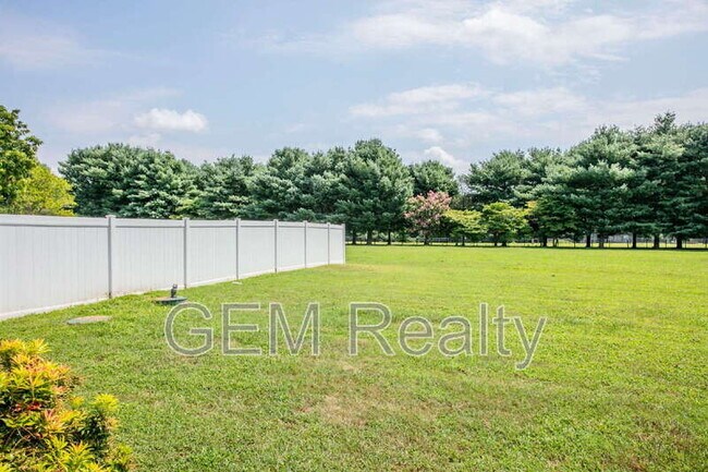 Building Photo - 15617 Mockingbird Ln